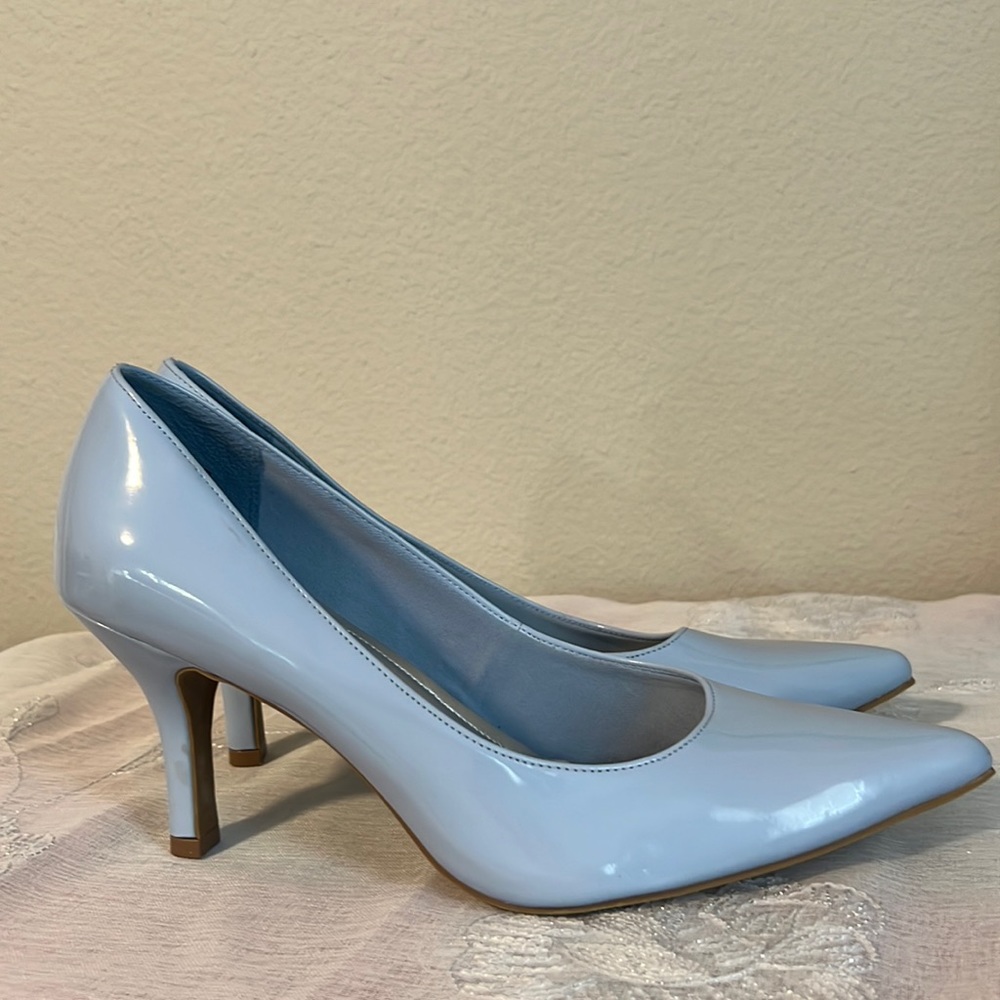 Ladies heels by predictions( comfort plus) size 10